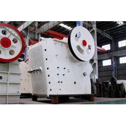 中型石頭破碎機產(chǎn)量是多少？市場價格如何？Z100